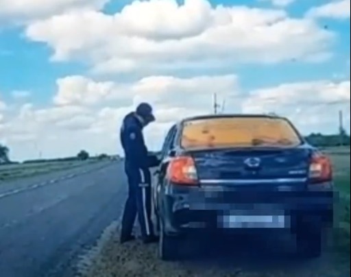 В ЗКО водитель нарушил ПДД при сопровождении школьного автобуса